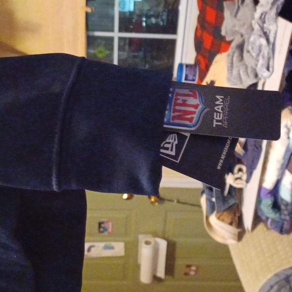 Think XMas 🎄New England Patriots New Hoodie - Picture 3 of 8